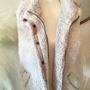 Size L Thread & Supply THICK Oatmeal Color Faux Sherpa Teddy Vest.